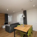 Dworek 3*