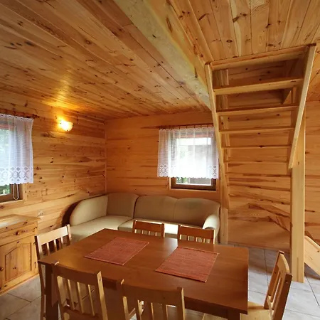 Dworek Tatil parkı Łeba